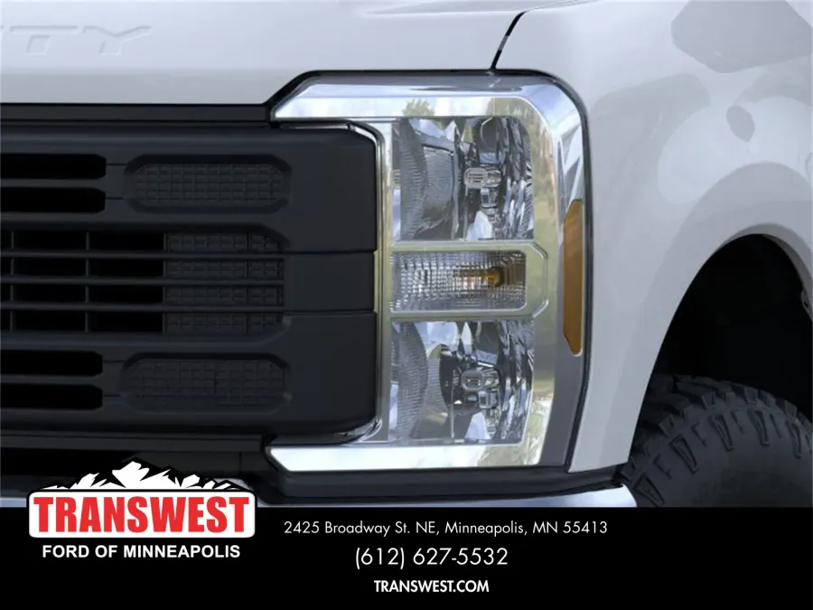 2025 Ford Super Duty F-350 | Photo 18 of 22