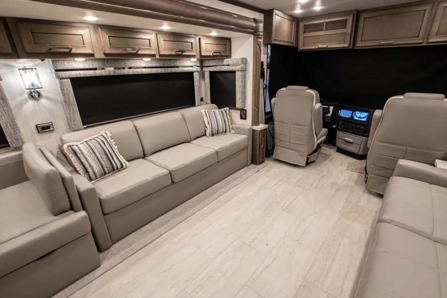 2026 Newmar Ventana 4369 | Photo 8 of 25