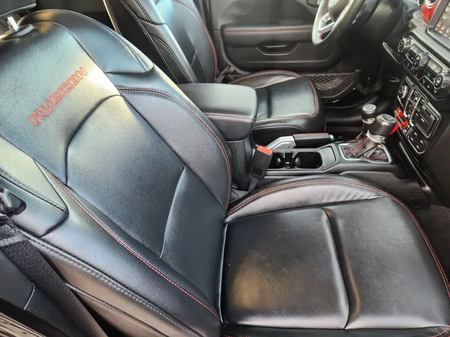 2020 Jeep Gladiator Rubicon | Photo 8 of 25