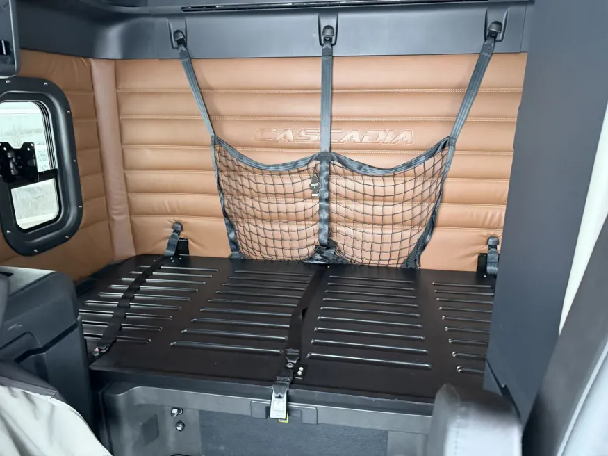 2022 Freightliner Cascadia | Photo 9 of 10