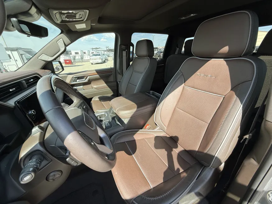 2024 GMC Sierra 1500 Denali | Photo 5 of 24