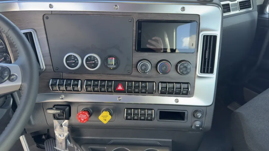 2026 Western Star 47X | Photo 15 of 16