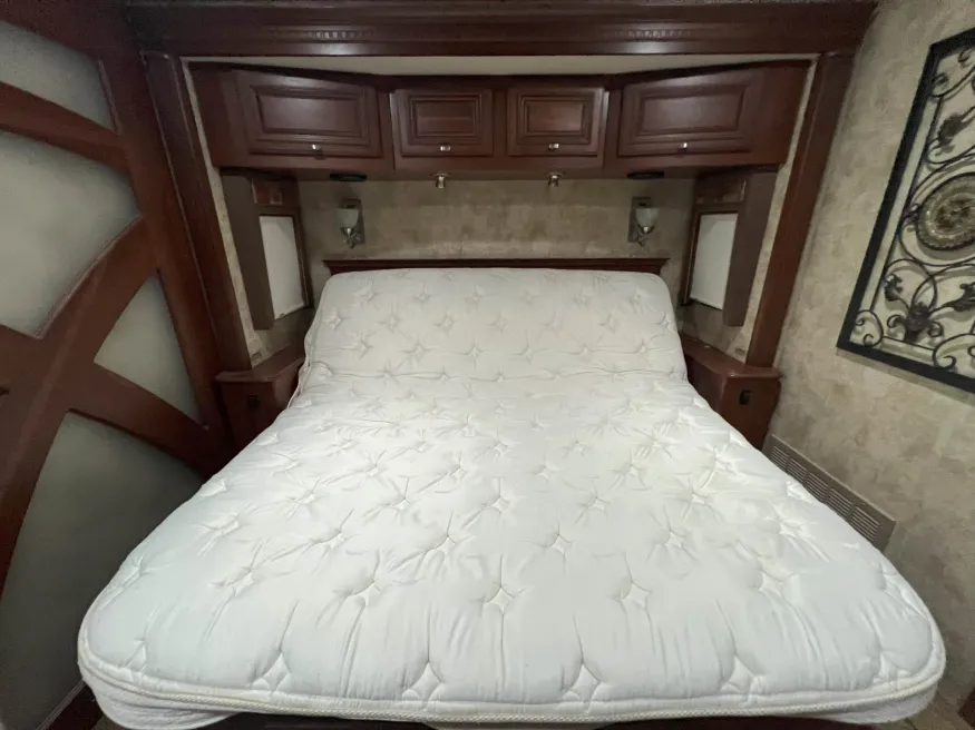 2012 Itasca Ellipse 42QD | Photo 13 of 17