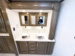 2027 Newmar Ventana 4345 | Thumbnail Photo 20 of 33