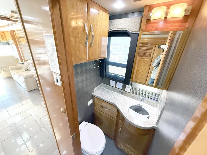 2013 Newmar King Aire 4584 | Photo 13 of 33