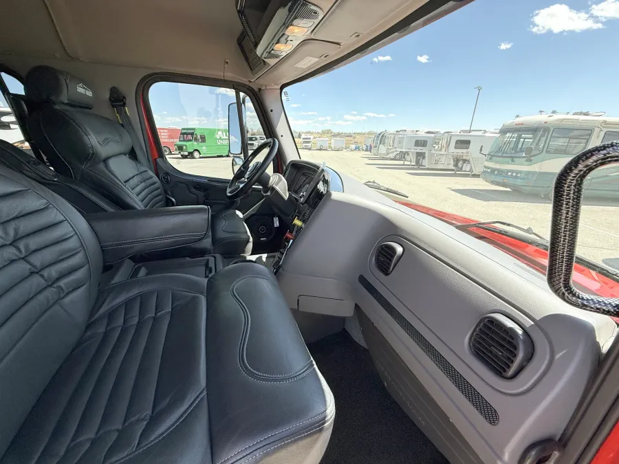 2023 Freightliner M2 106 Summit Hauler | Photo 22 of 24