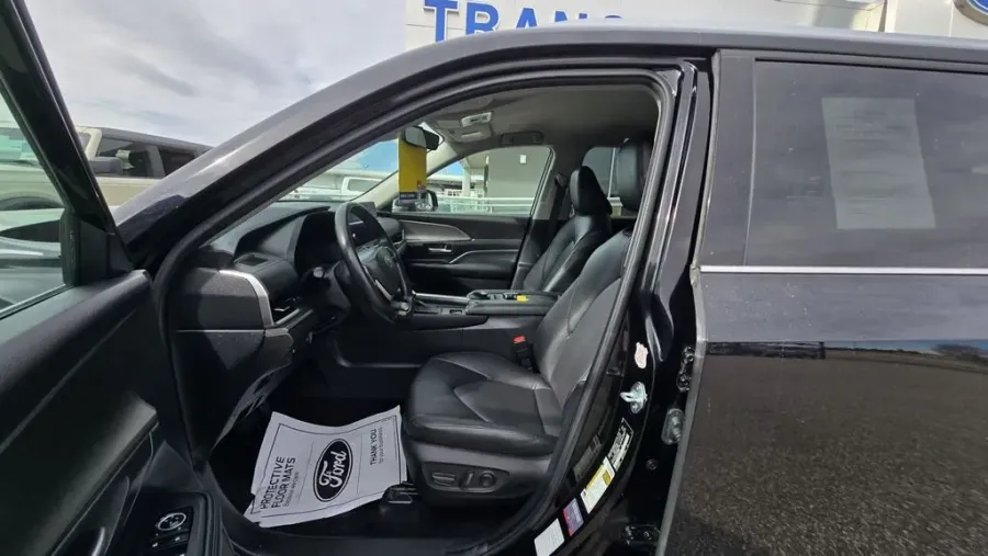 2024 Toyota Grand Highlander | Photo 14 of 26