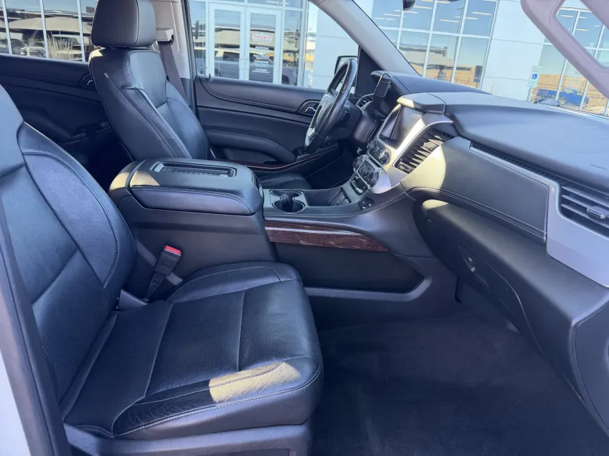 2016 GMC Yukon XL SLT | Photo 13 of 21