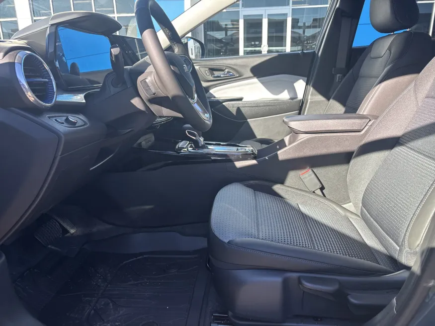 2026 Chevrolet Trax LT | Photo 13 of 21