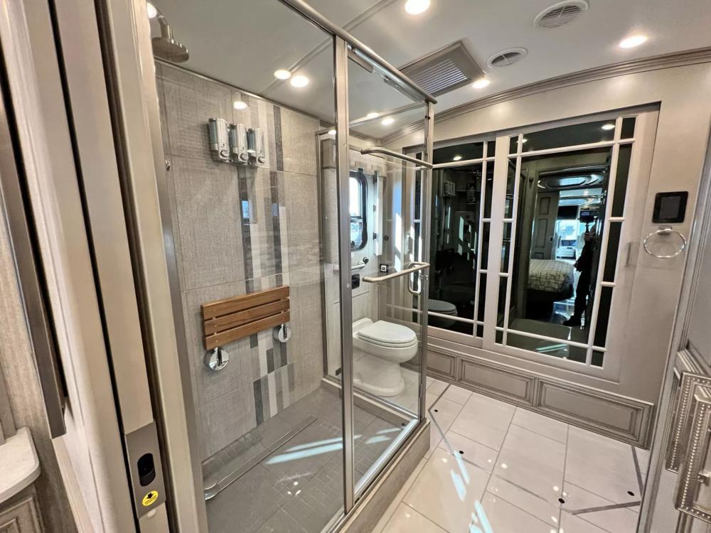 2023 Newmar London Aire 4551 | Photo 18 of 34