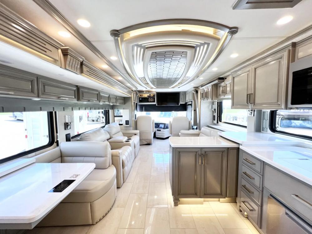 2023 Newmar London Aire 4569 | Photo 6 of 42