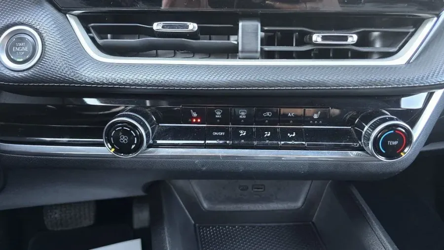 2025 Chevrolet Equinox | Photo 23 of 30