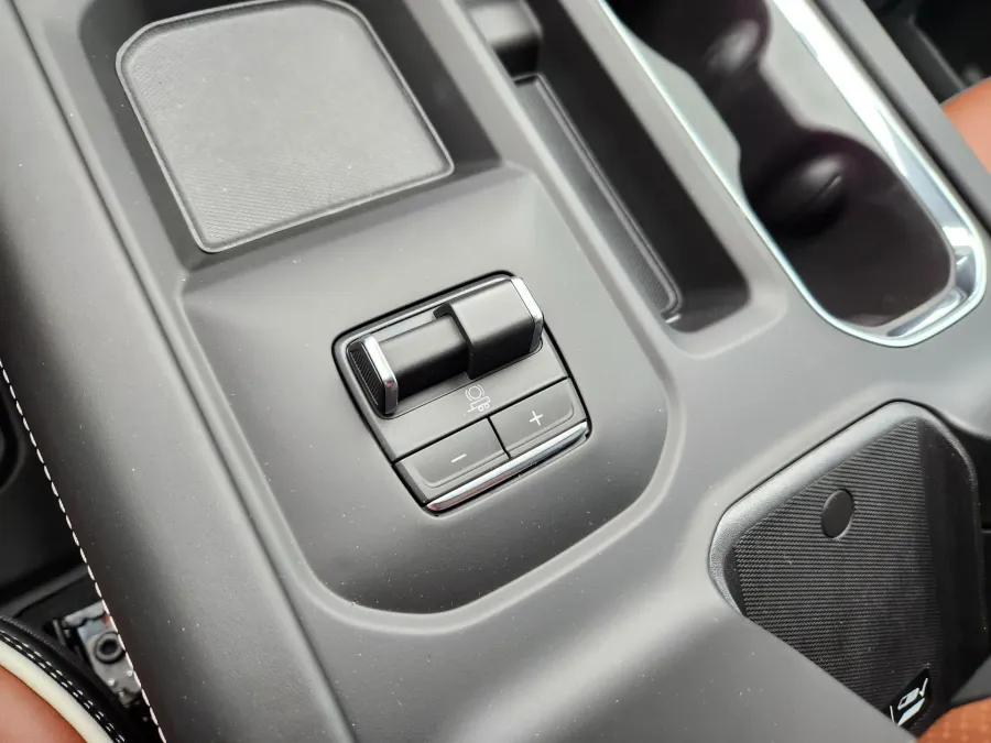 2026 GMC Sierra 2500HD Denali Ultimate | Photo 27 of 31