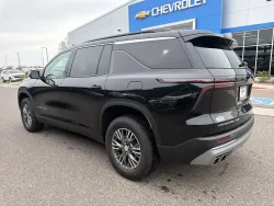 2024 Chevrolet Traverse AWD LT | Thumbnail Photo 2 of 21
