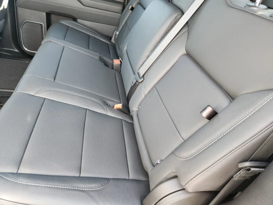 2026 GMC Sierra 2500HD SLT | Photo 16 of 20