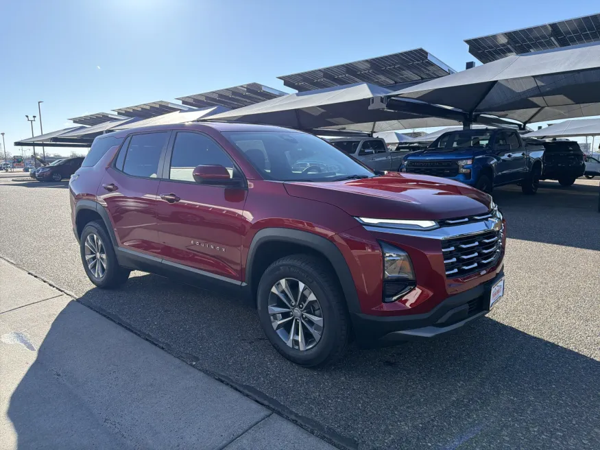 2026 Chevrolet Equinox AWD LT | Photo 6 of 18