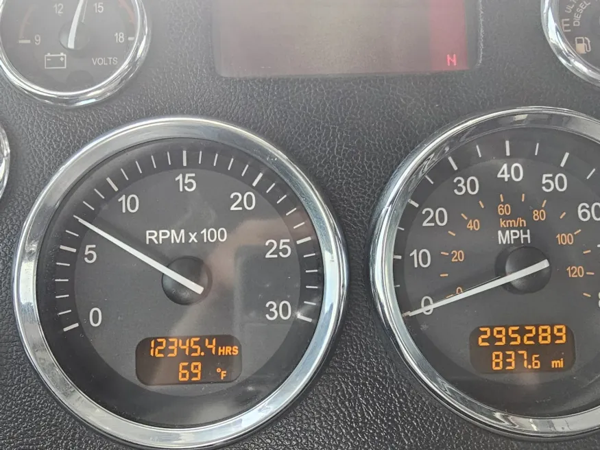 2019 Peterbilt 367 | Photo 18 of 19