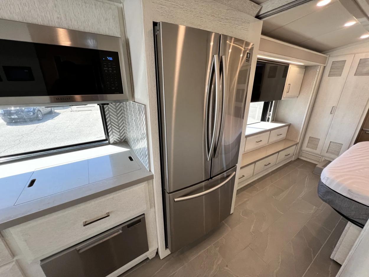 2022 Newmar New Aire 3545 | Photo 15 of 31
