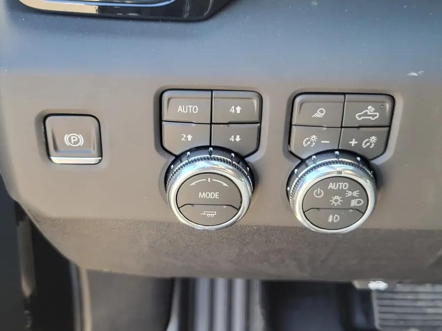 2026 GMC Sierra 2500HD AT4X | Photo 21 of 33