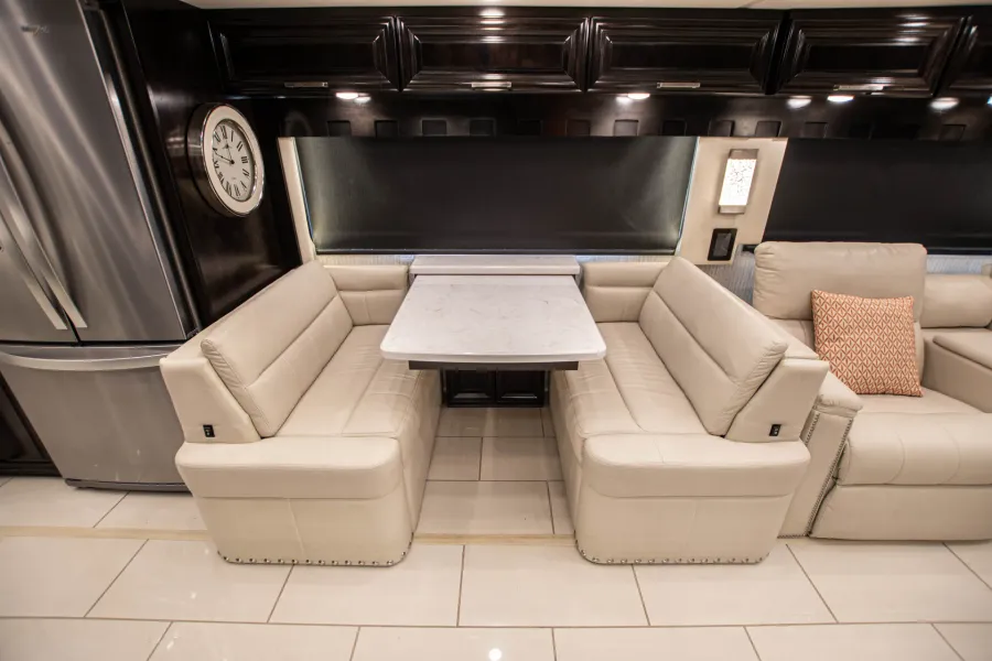 2022 Newmar London Aire 4579 | Photo 13 of 25