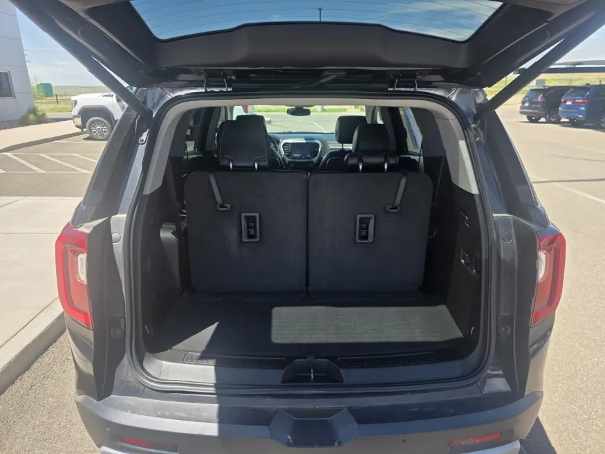 2020 GMC Acadia SLT | Photo 14 of 27