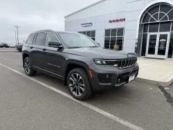 2025 Jeep Grand Cherokee Overland | Thumbnail Photo 1 of 19