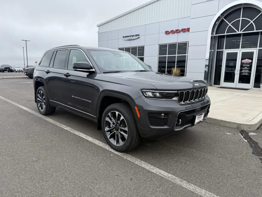 2025 Jeep Grand Cherokee Overland | Photo 1 of 19