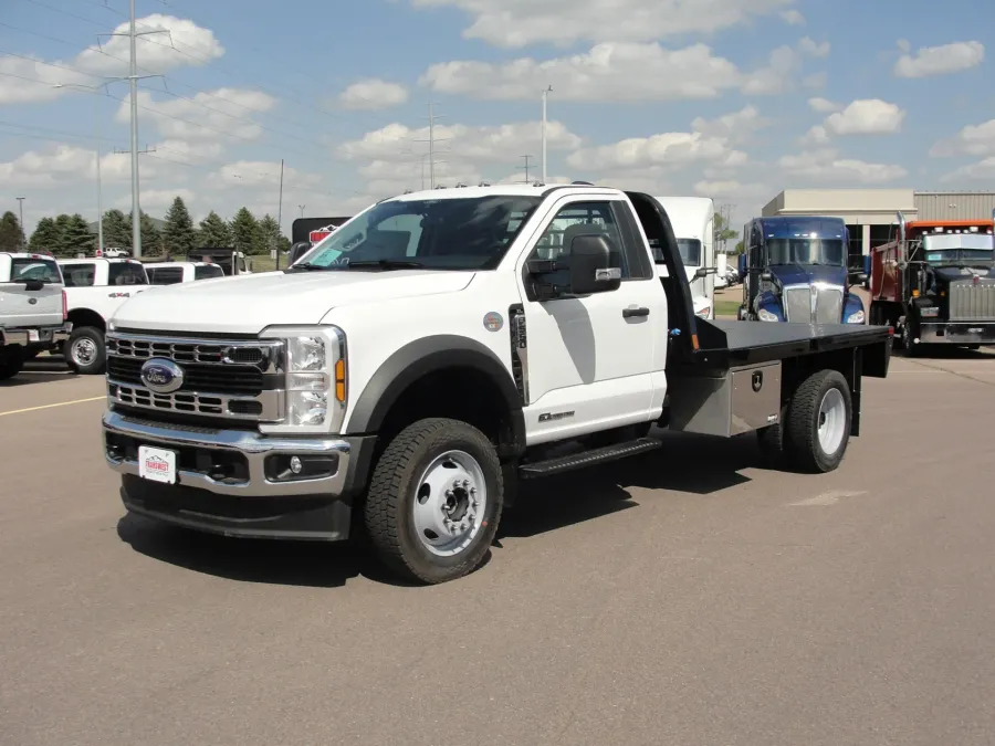 2026 Ford Super Duty F-550 | Photo 1 of 22