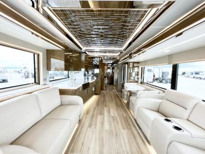2023 Newmar King Aire 4531 | Thumbnail Photo 4 of 46