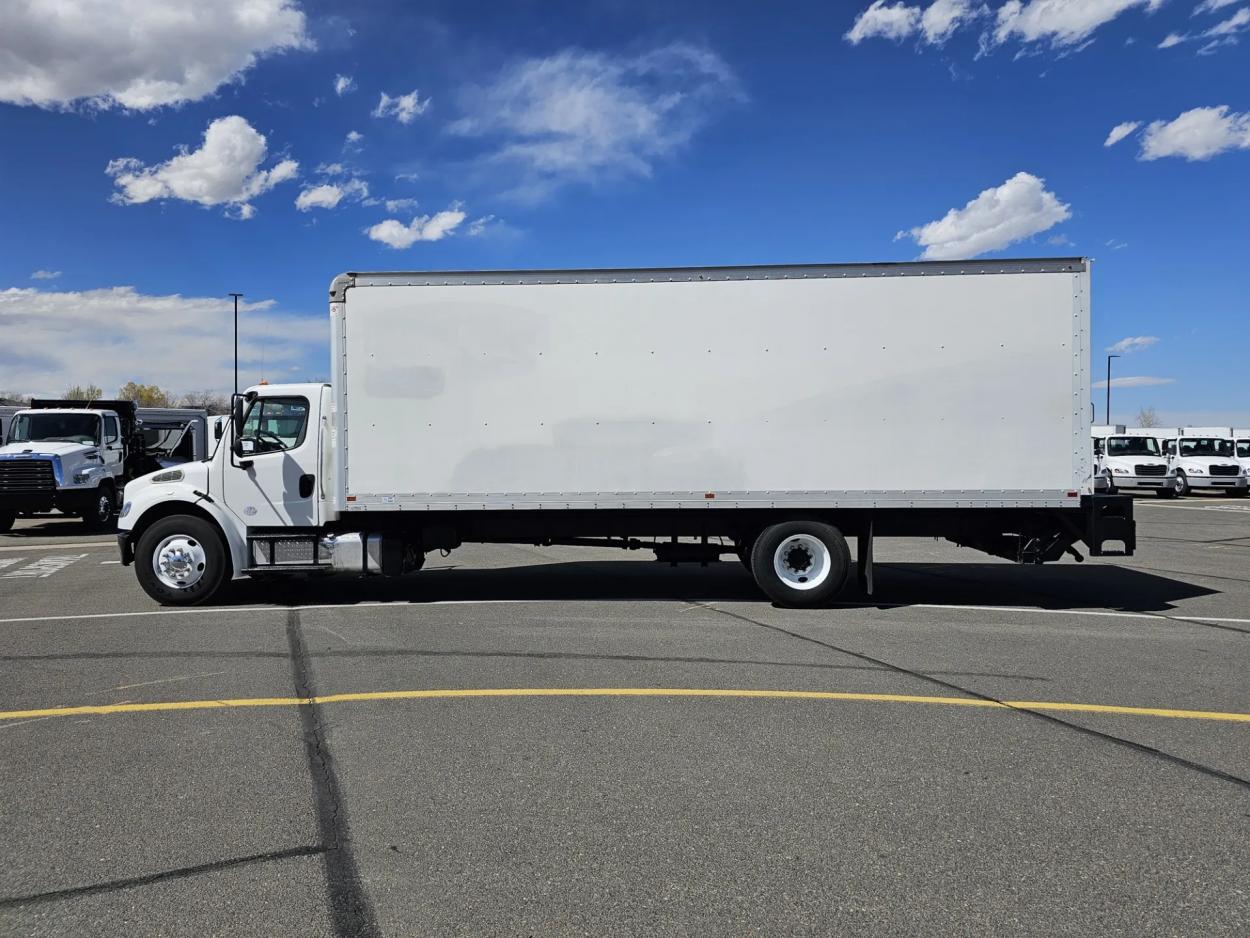 2019 Freightliner M2 106 | Photo 4 of 21