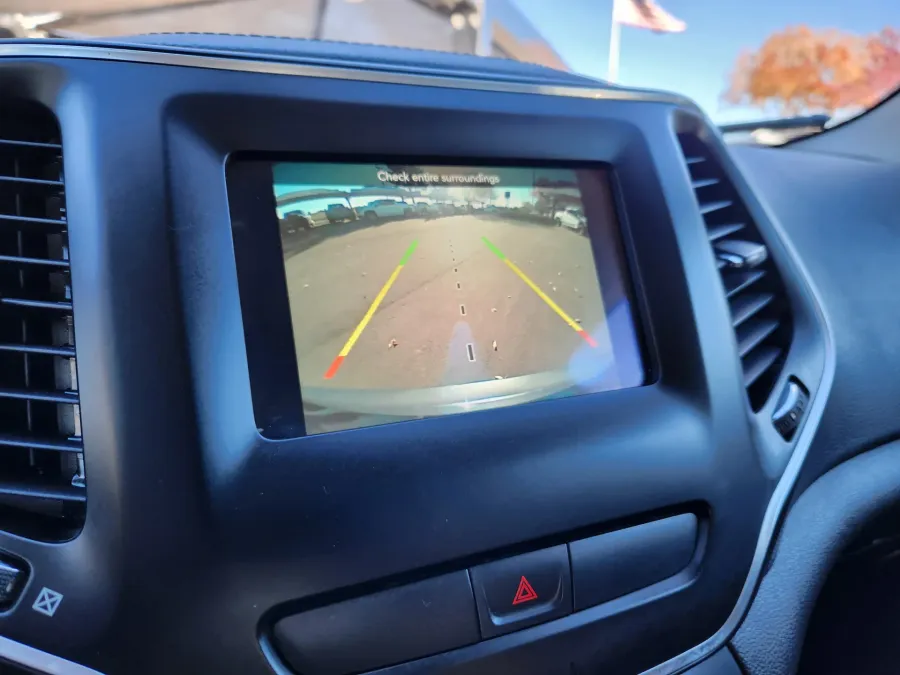 2019 Jeep Cherokee Latitude Plus | Photo 28 of 29