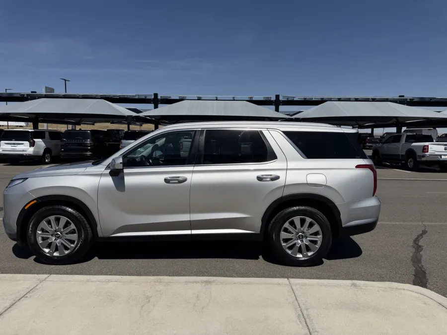 2025 Hyundai Palisade SEL | Photo 4 of 26