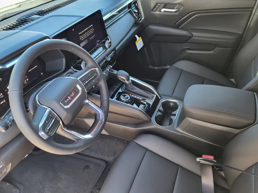 2026 GMC Canyon 4WD Elevation | Photo 10 of 24