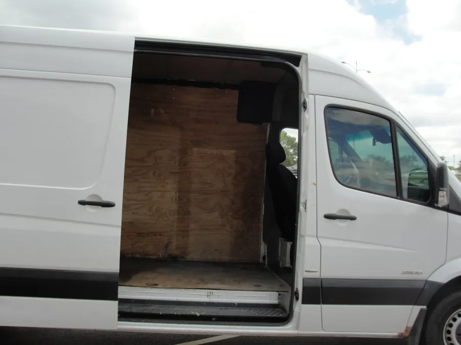 2014 Mercedes Benz Sprinter | Photo 6 of 13