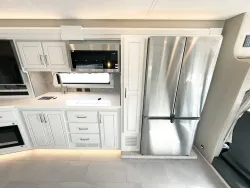 2026 Renegade Verona LE 40LRB | Thumbnail Photo 11 of 31