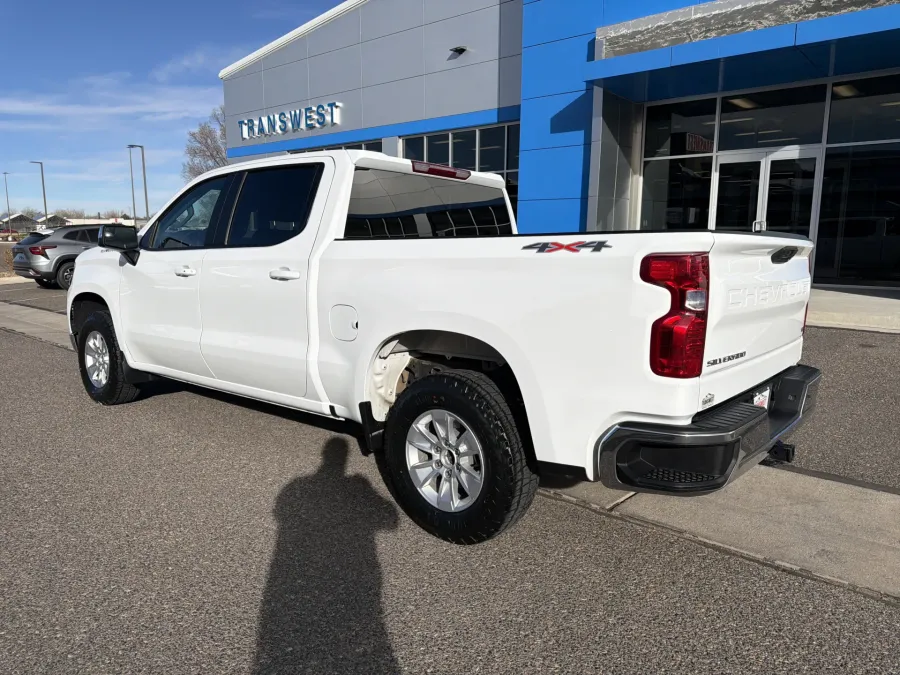 2025 Chevrolet Silverado 1500 LT | Photo 2 of 19