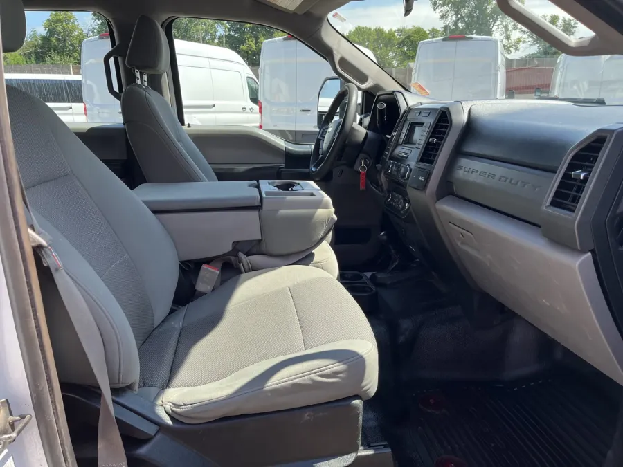 2018 Ford F-550 | Photo 8 of 20