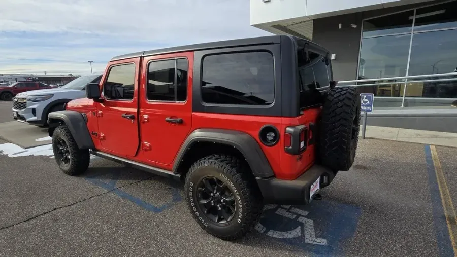 2021 Jeep Wrangler Unlimited | Photo 6 of 28