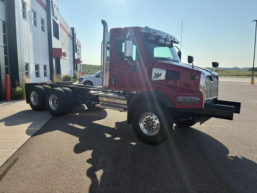 2026 Western Star 47X | Photo 3 of 9