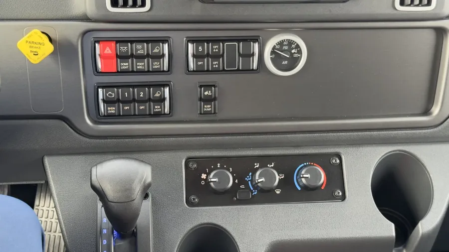 2026 Freightliner M2 106 | Photo 18 of 19