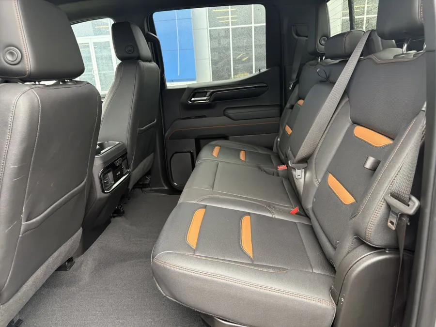 2023 GMC Sierra 1500 AT4 | Photo 8 of 20