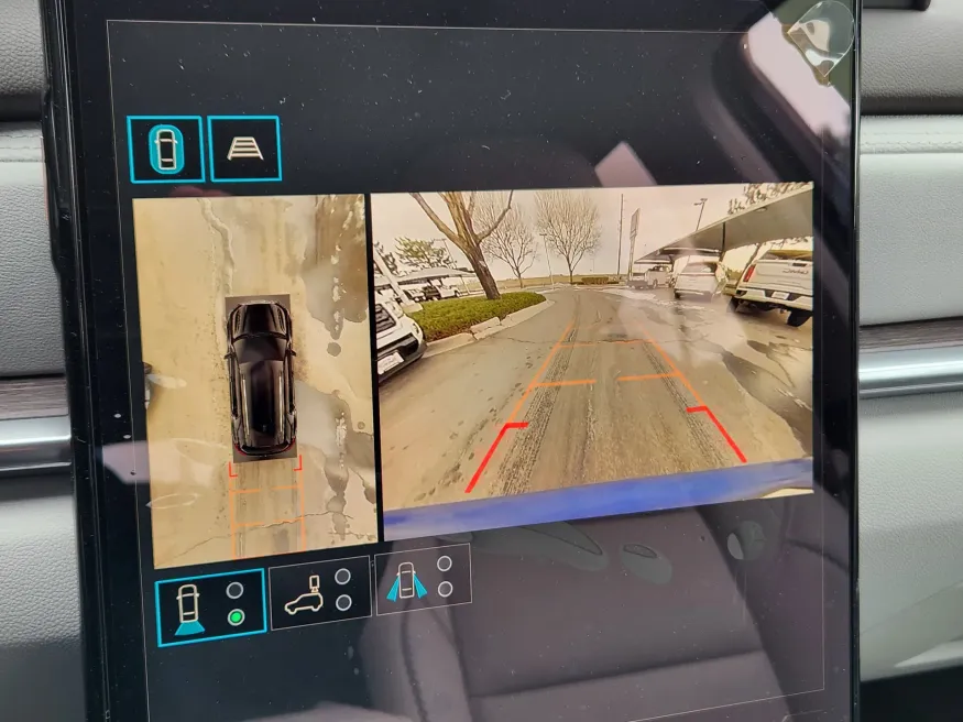 2026 GMC Terrain Denali | Photo 13 of 24