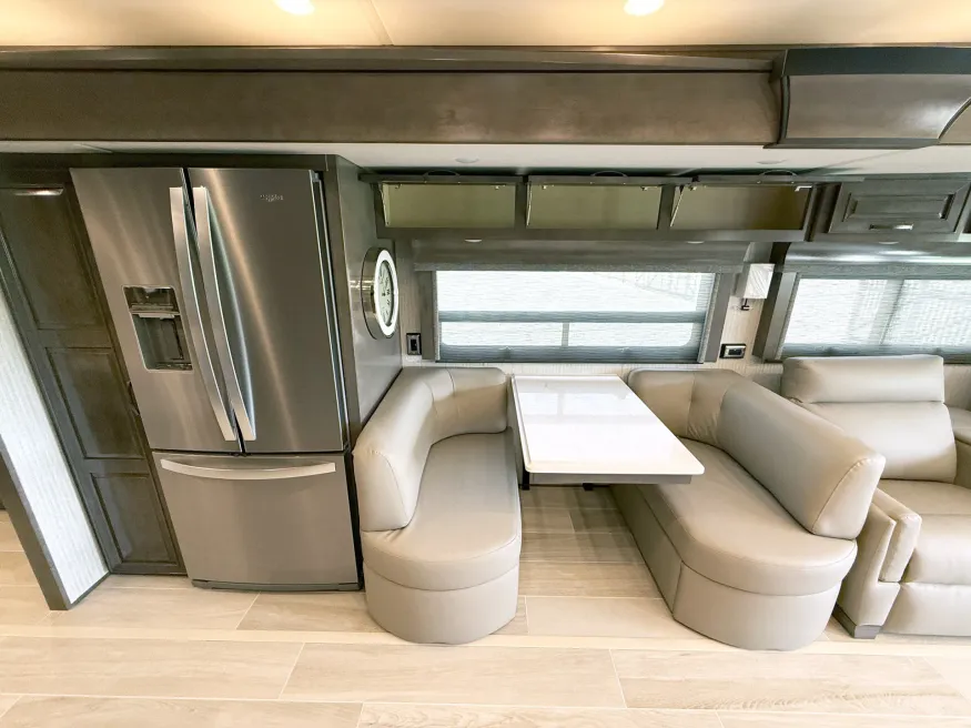 2026 Newmar Dutch Star 4369 | Photo 10 of 34