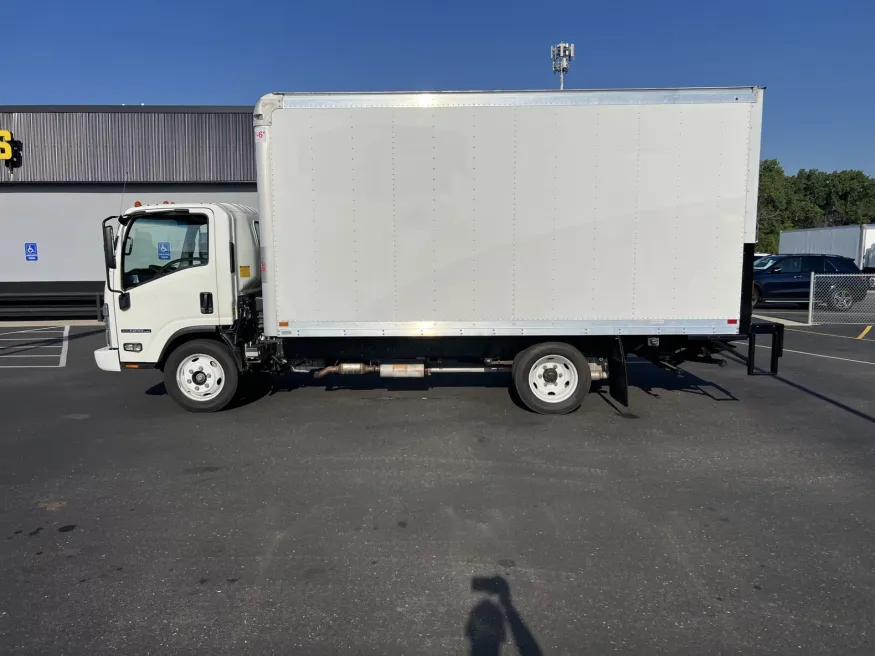 2024 Isuzu NPR | Photo 10 of 14