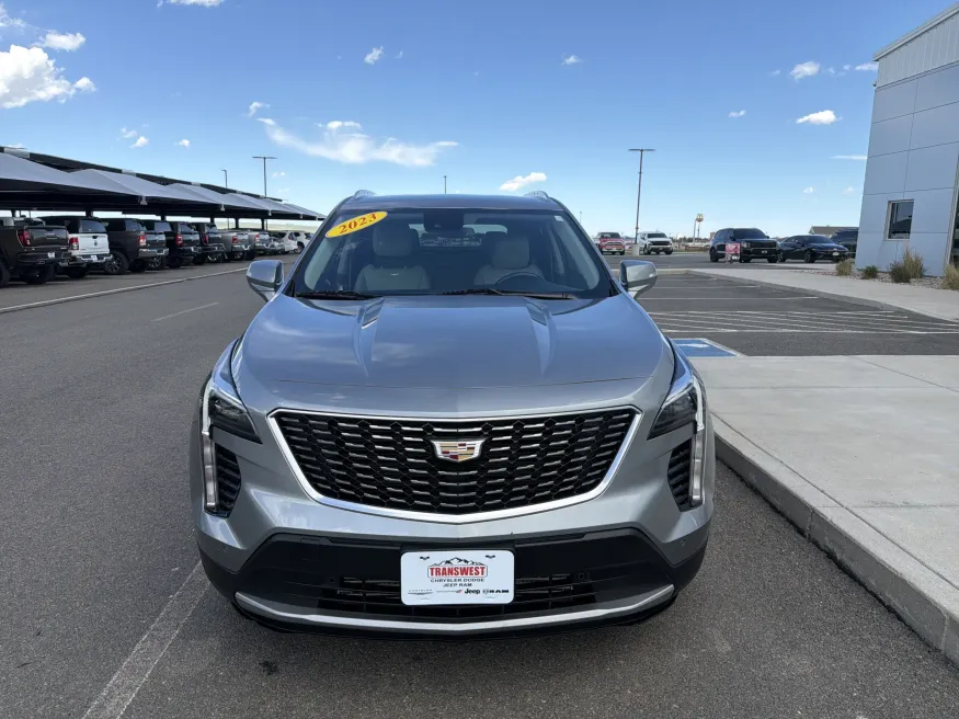 2023 Cadillac XT4 AWD Premium Luxury | Photo 2 of 21
