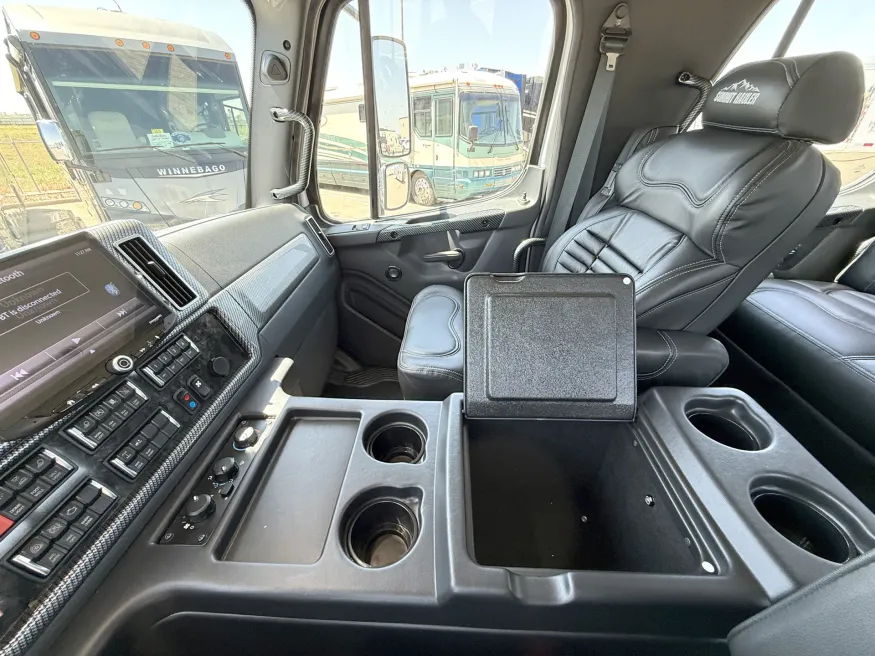 2026 Freightliner M2 112 SUMMIT HAULER | Photo 10 of 25