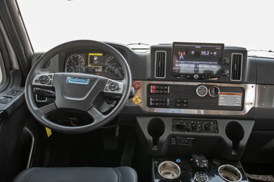 2024 Freightliner M2 106 Bolt | Photo 8 of 25