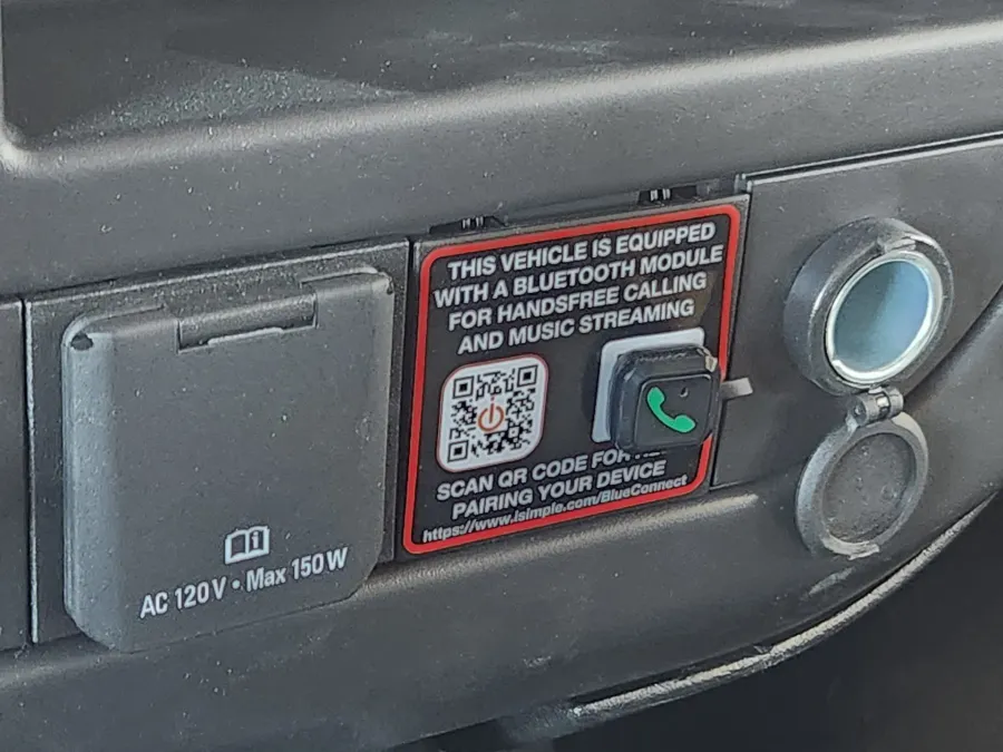 2025 GMC Savana Commercial Cutaway | Photo 17 of 21