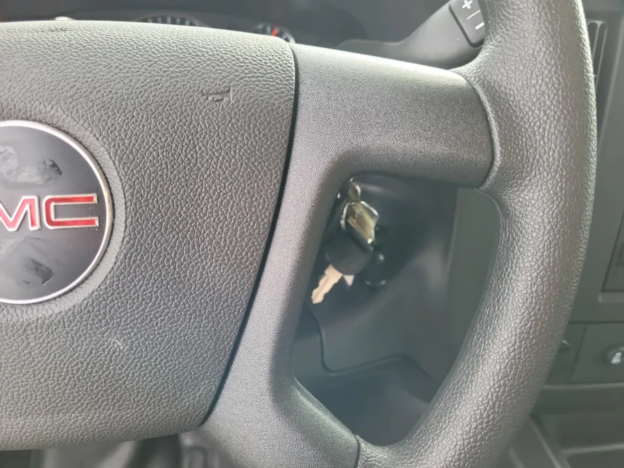 2025 GMC Savana Commercial Cutaway | Photo 14 of 20