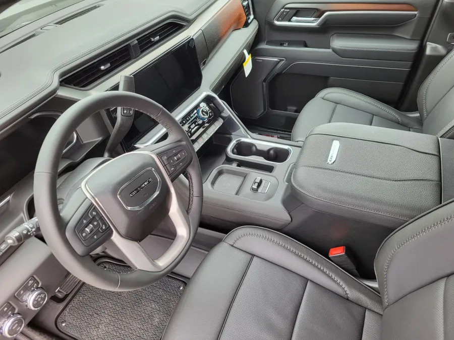 2026 GMC Sierra 2500HD Denali | Photo 11 of 25